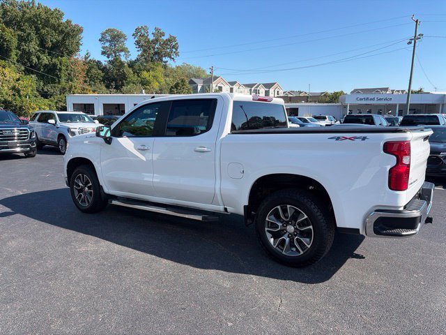 Used 2024 Chevrolet Silverado 1500 LT AWD/4WD image 16