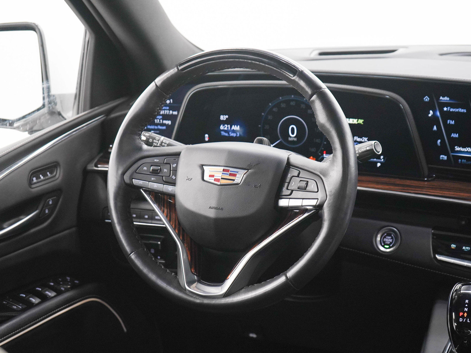 Used 2024 Cadillac Escalade ESV Premium Luxury w/ Performance Package AWD/4WD image 15