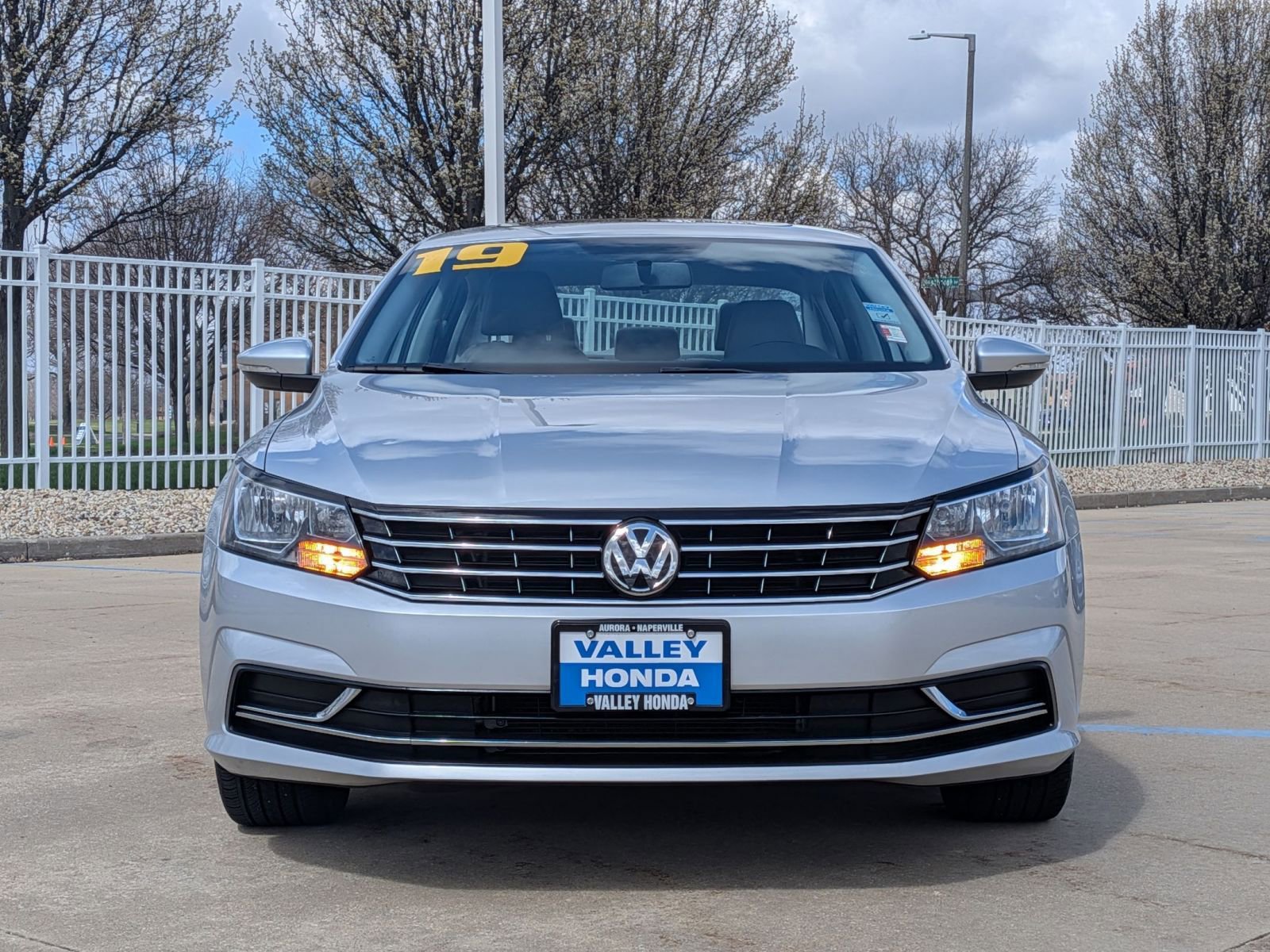 Used 2019 Volkswagen Passat 2.0T Wolfsburg w/ Wheels & Sunroof Package image 3