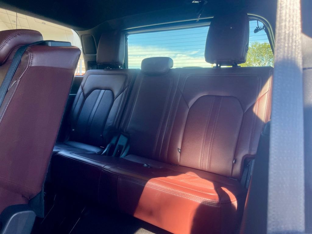 Used 2024 Ford Expedition Limited image 13