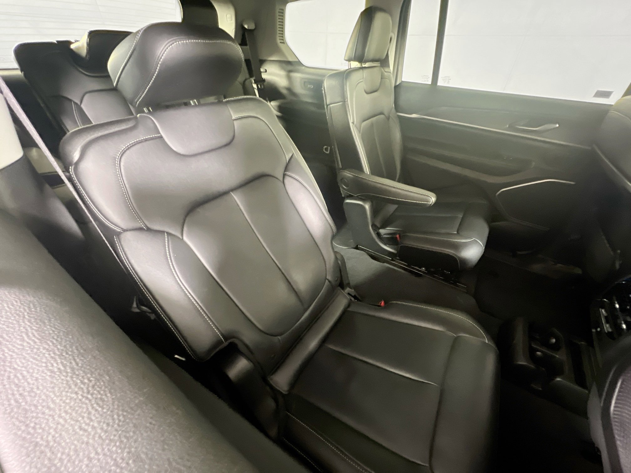 Used 2022 Jeep Grand Cherokee L Limited image 27