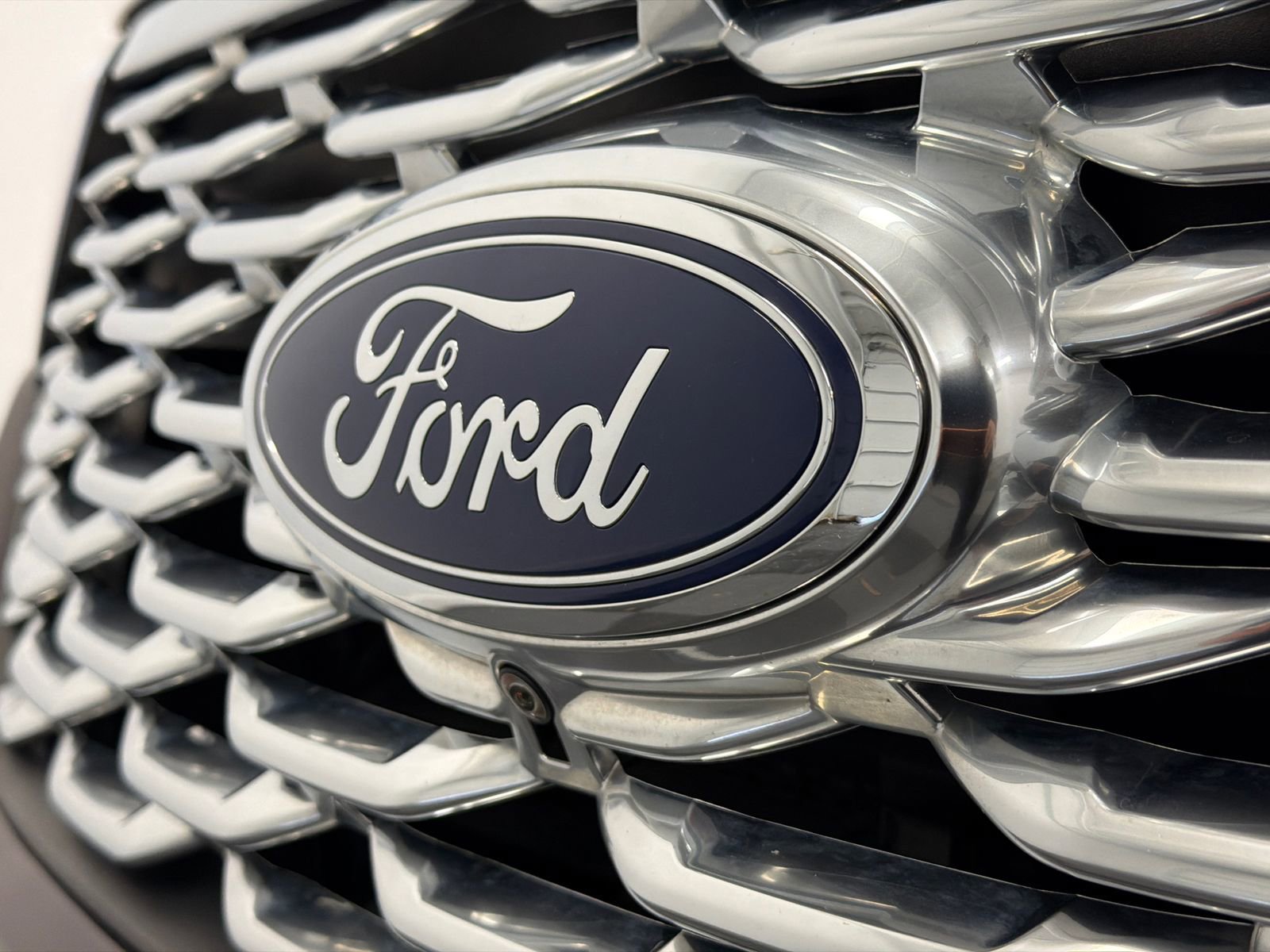 Used 2023 Ford Explorer Platinum w/ Technology Package image 14