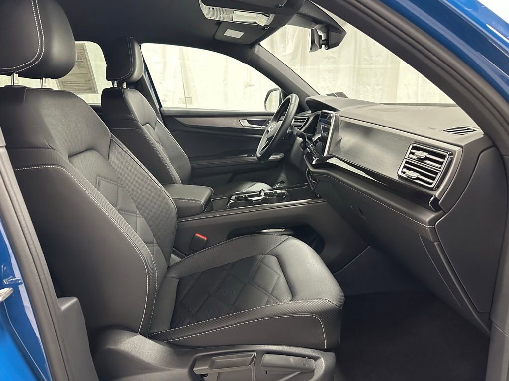 Used 2025 Volkswagen Atlas Cross Sport SE image 63