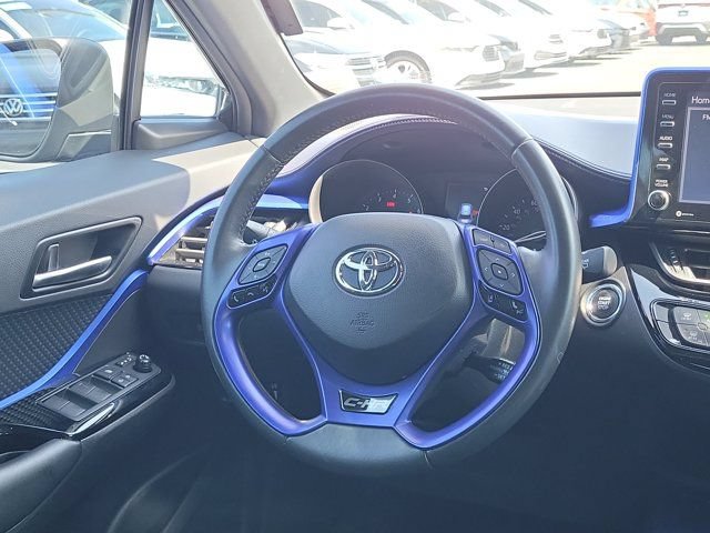 Used 2021 Toyota C-HR XLE FWD image 3