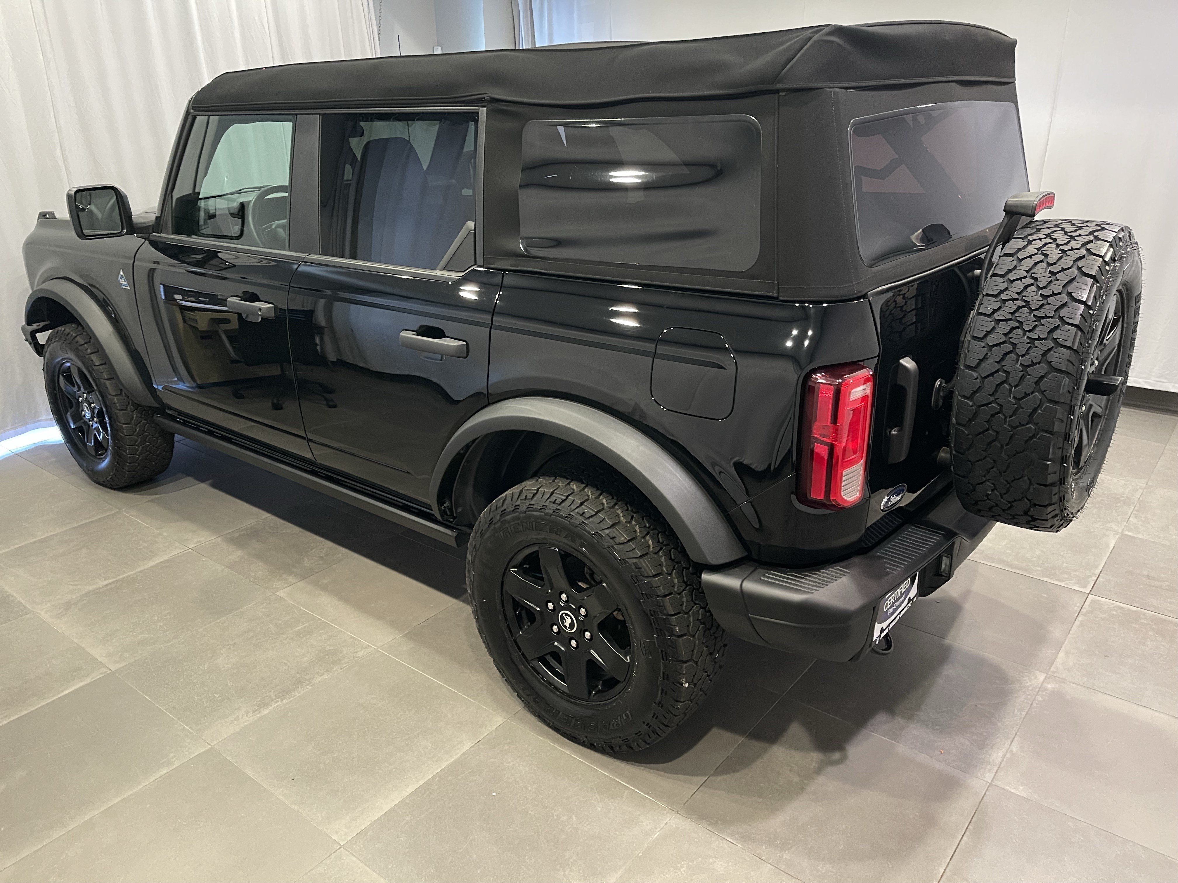 Used 2024 Ford Bronco Black Diamond AWD/4WD image 4
