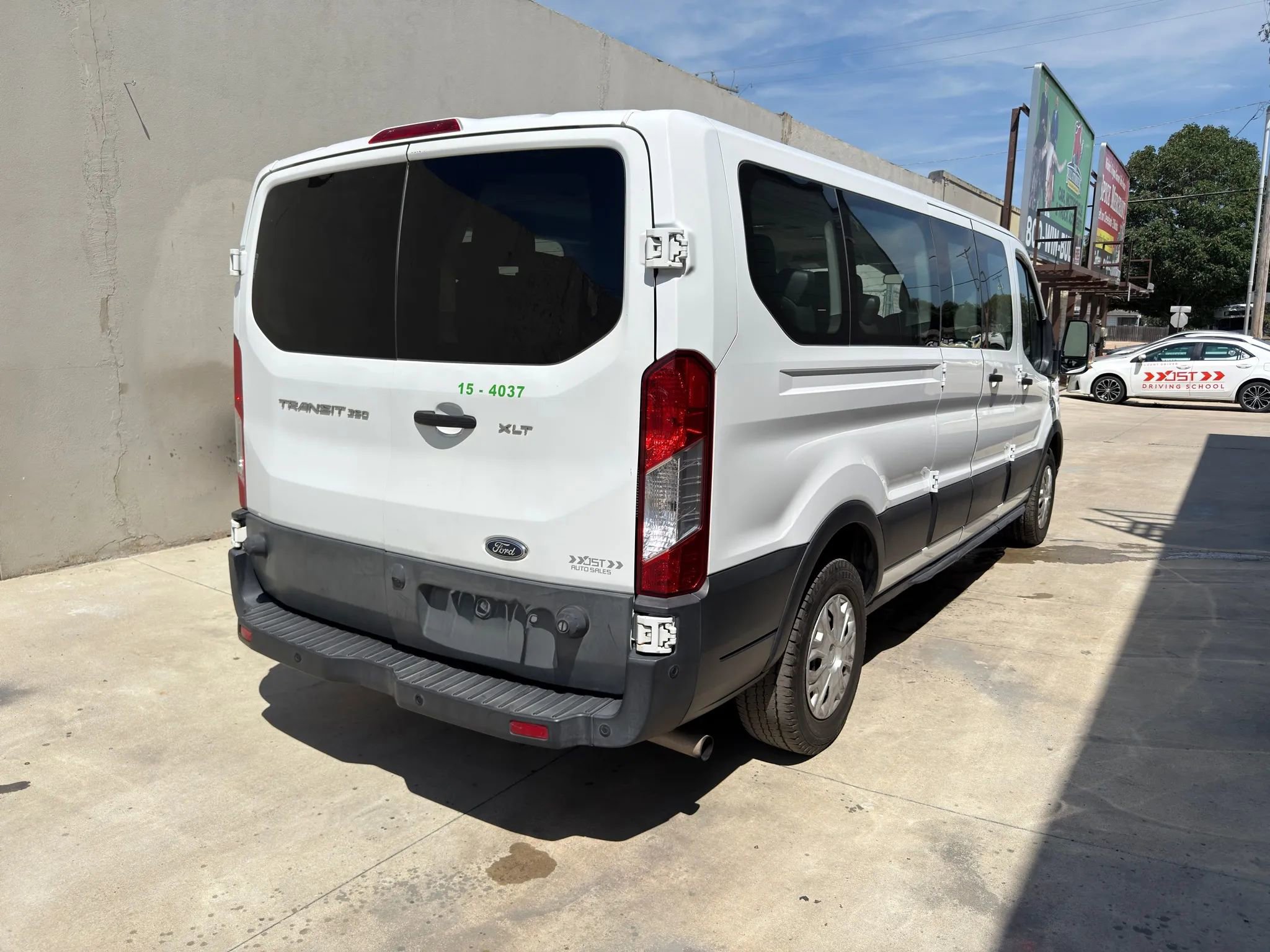 Used 2021 Ford Transit 350 XLT RWD image 8