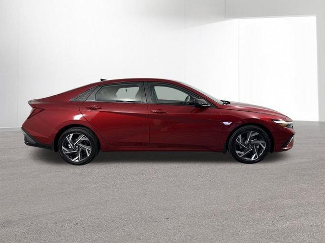 Used 2025 Hyundai Elantra Sport FWD image 43