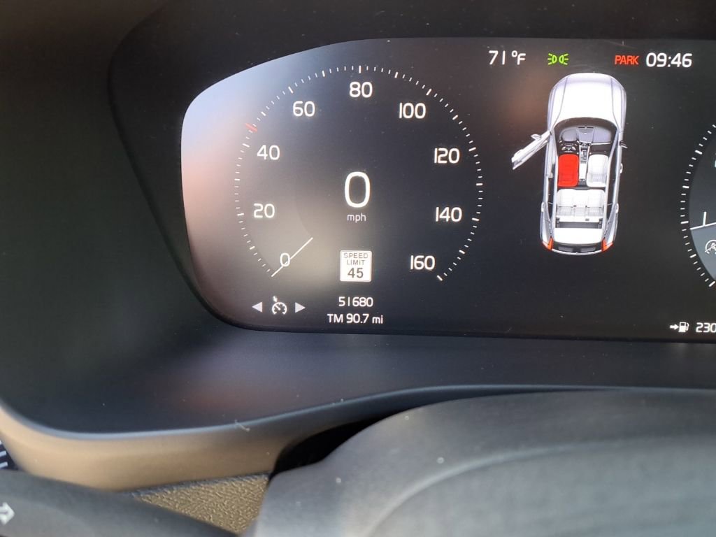 Used 2021 Volvo XC40 T4 R-Design w/ Protection Package Premier image 19