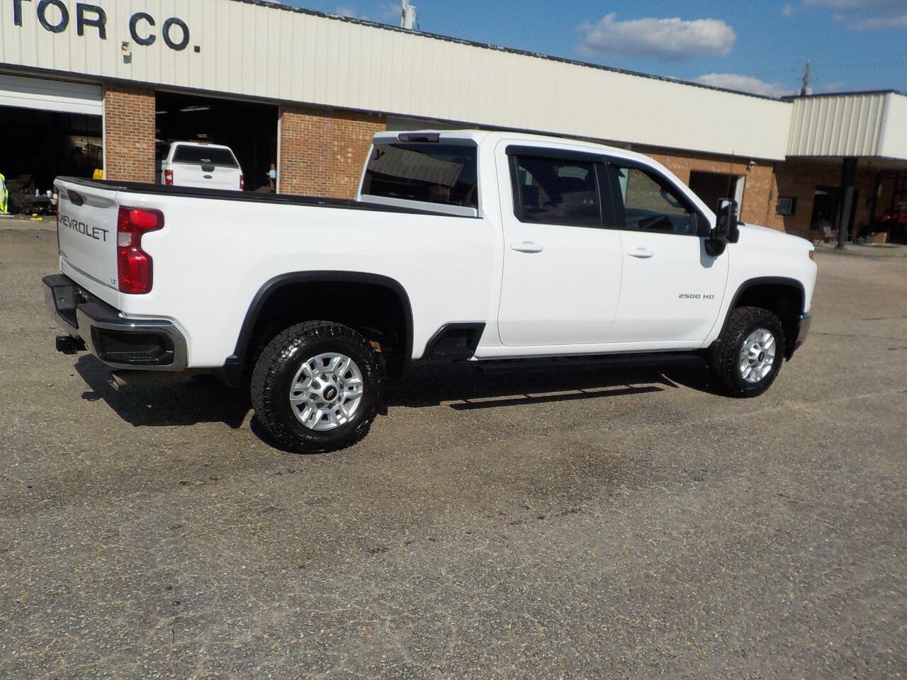 Used 2022 Chevrolet Silverado 2500 LT AWD/4WD image 6
