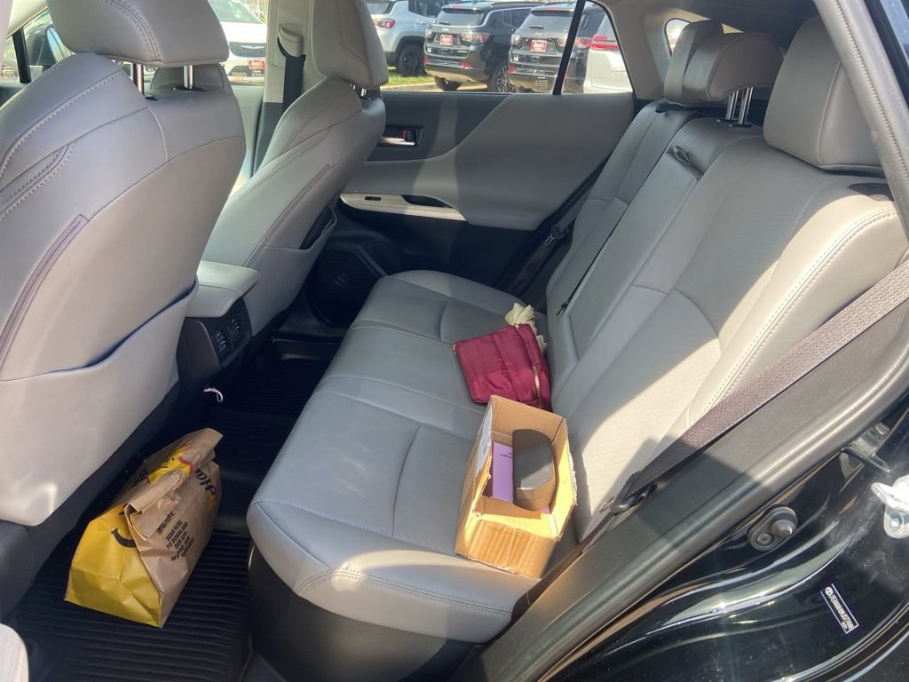 Used 2021 Toyota Venza XLE w/ Softex Package image 25