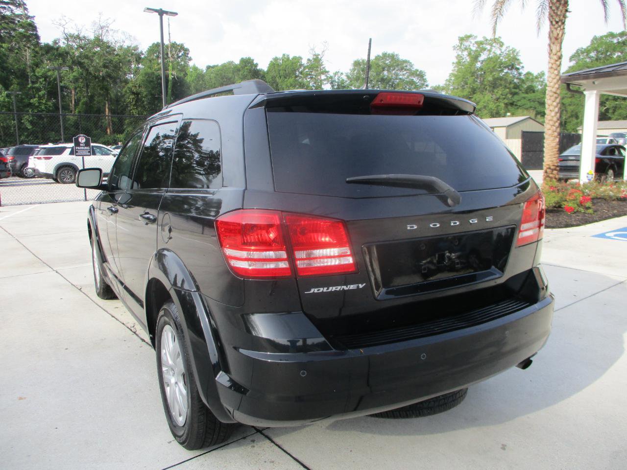 Used 2020 Dodge Journey SE FWD image 21