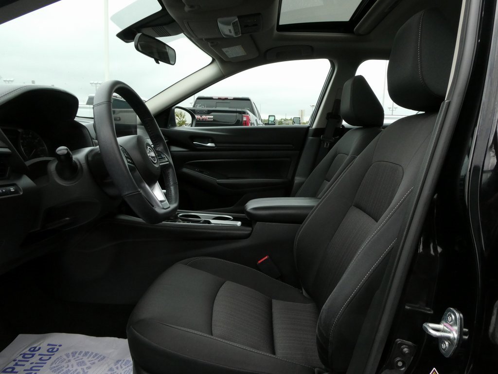 Used 2024 Nissan Altima 2.5 SV w/ SV Premium Package image 26