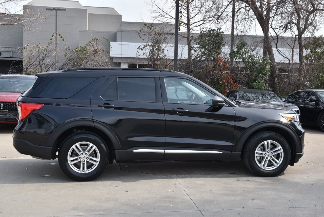 Used 2023 Ford Explorer XLT w/ Equipment Group 202A image 6