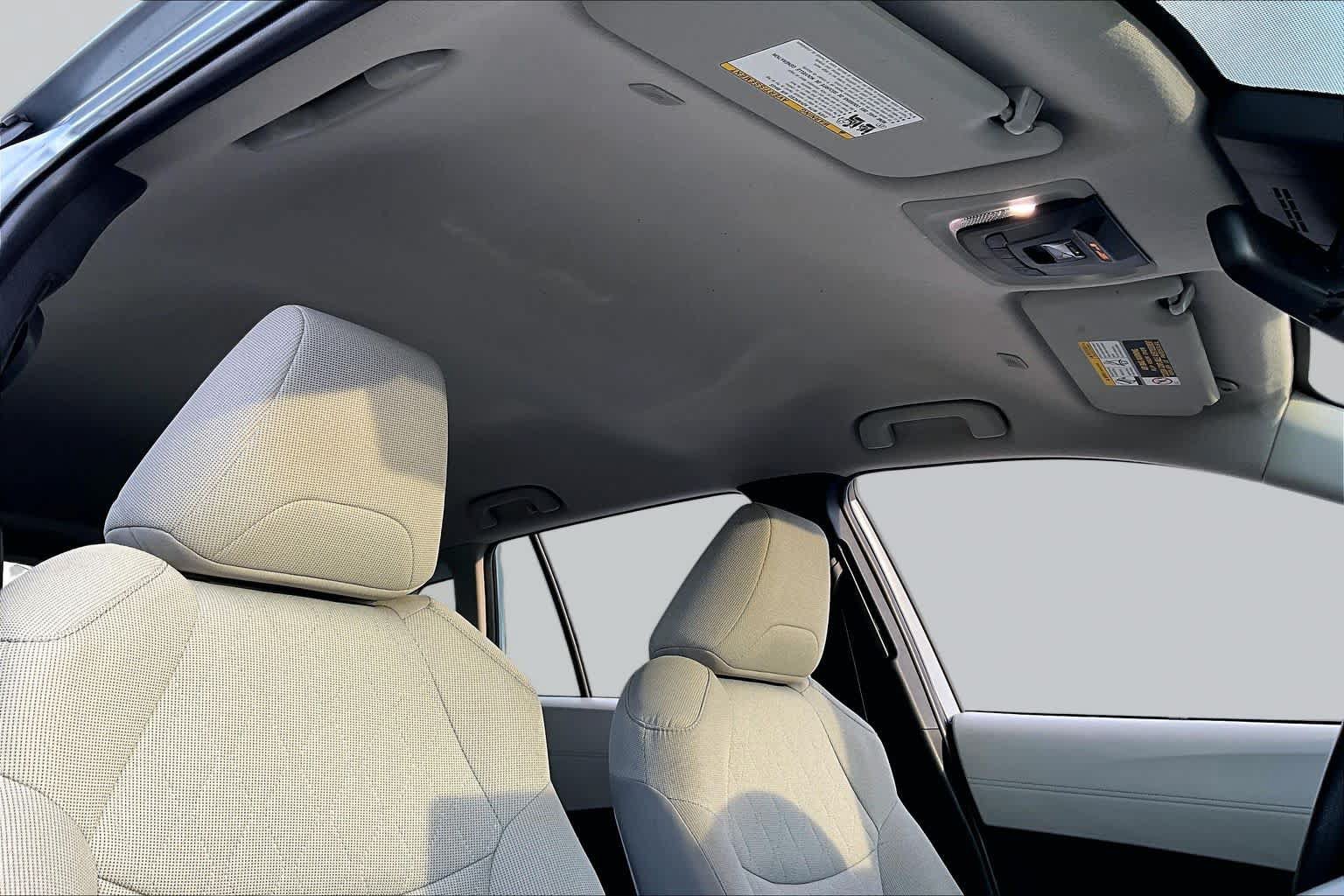 Used 2025 Toyota Corolla Cross L FWD image 14