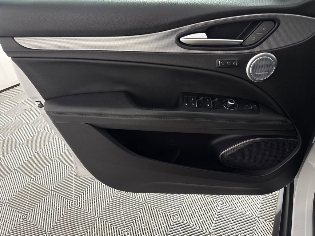 Used 2018 Alfa Romeo Stelvio Sport w/ Quick Order Package 22J Sport image 10