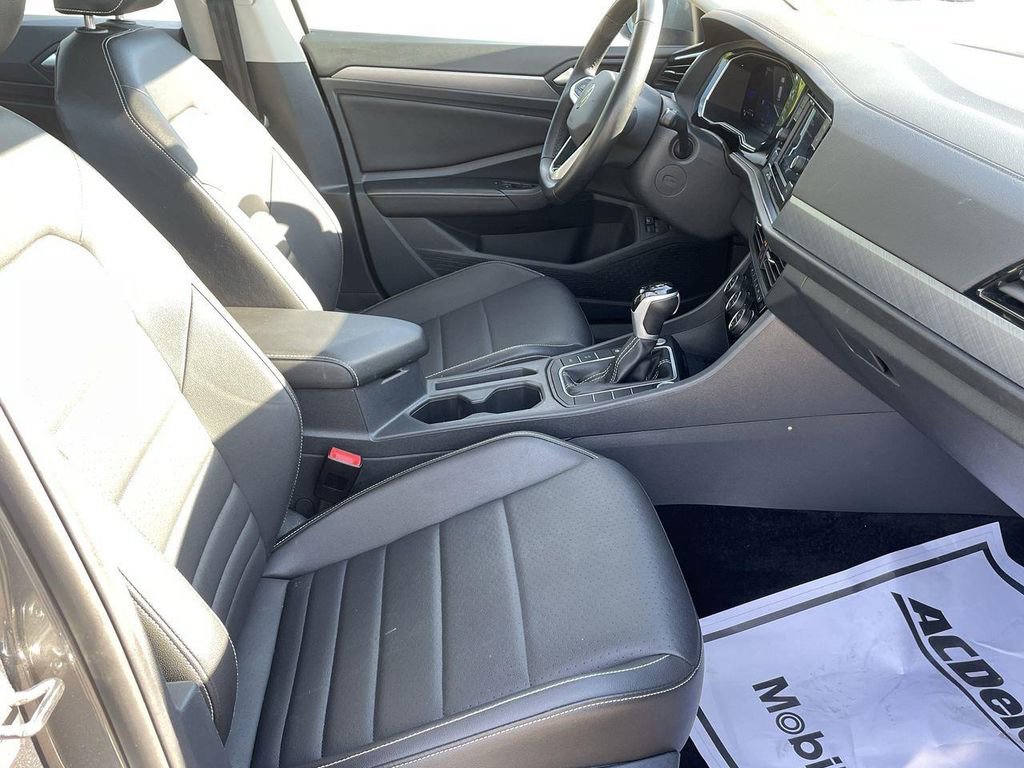 Used 2024 Volkswagen Jetta SE image 26