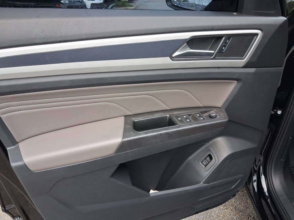 Used 2022 Volkswagen Atlas Cross Sport SEL AWD/4WD image 16