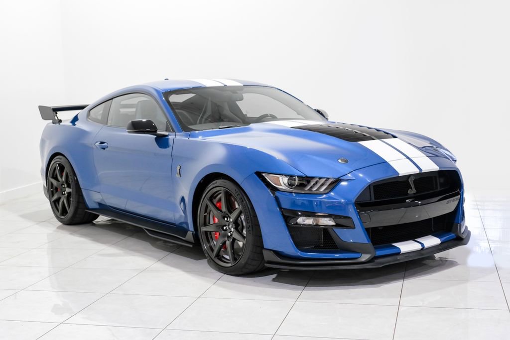 Used 2021 Ford Mustang Shelby GT500 w/ Carbon Fiber Track Pack RWD image 3