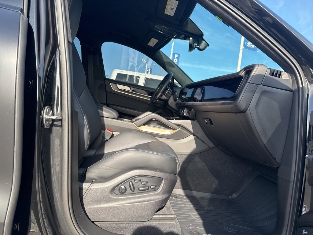 Used 2024 Porsche Cayenne Turbo GT image 22