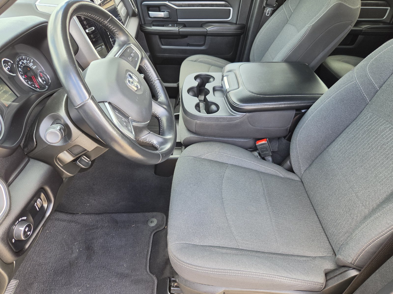 Used 2024 RAM 2500 Big Horn w/ Night Edition AWD/4WD image 13