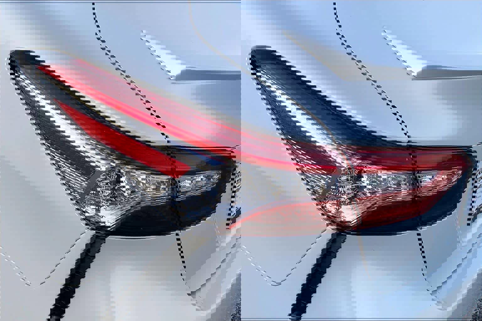 Used 2020 Toyota Camry XSE image 27