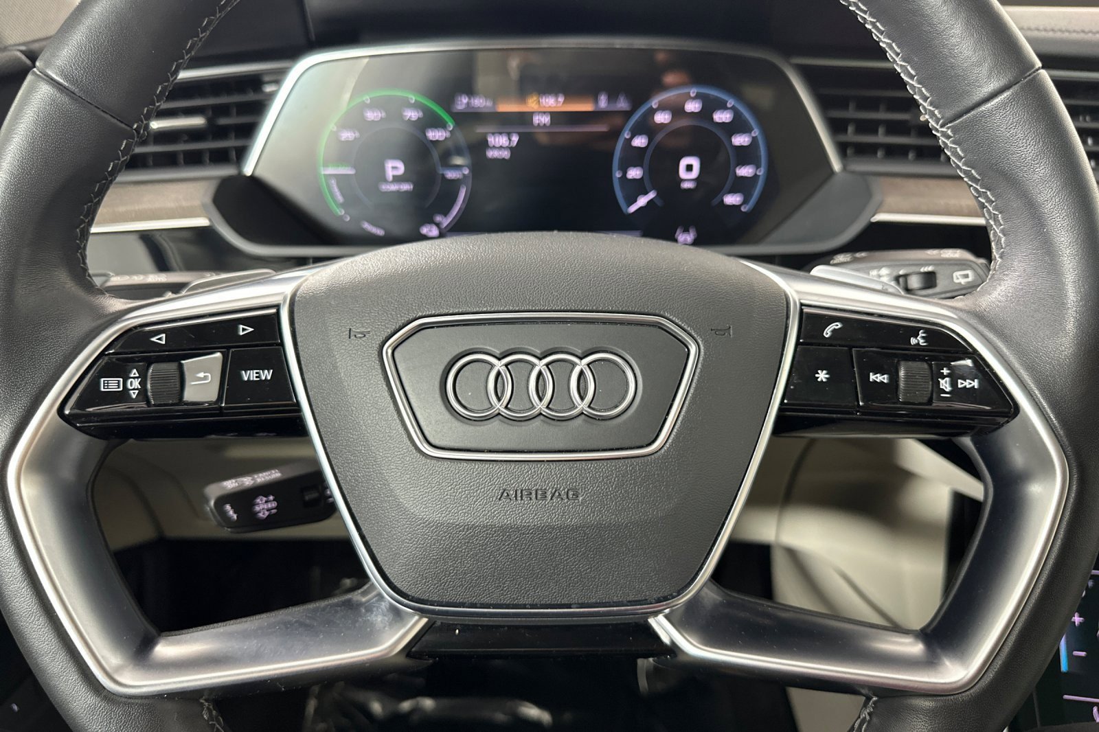 Used 2022 Audi e-tron Premium w/ Convenience Plus Package image 22