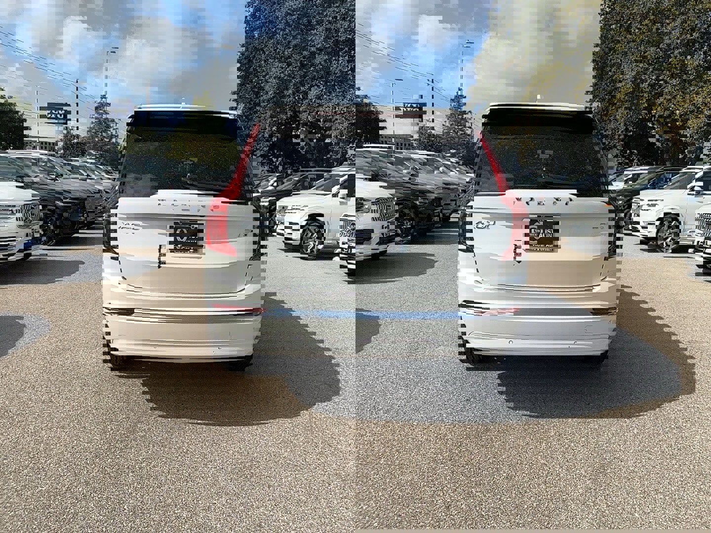 New 2025 Volvo XC90 T8 Core w/ Protection Package Premier image 5