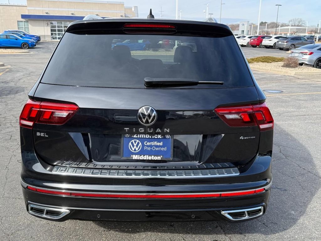 Certified 2022 Volkswagen Tiguan SEL R-Line image 4