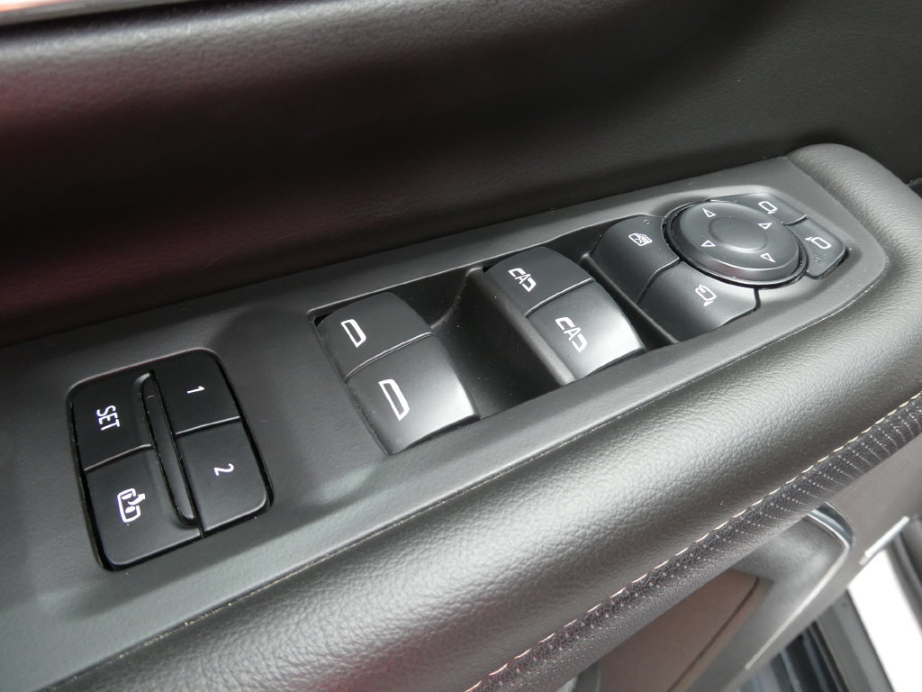 Certified 2024 GMC Yukon SLT w/ SLT Luxury Package AWD/4WD image 26