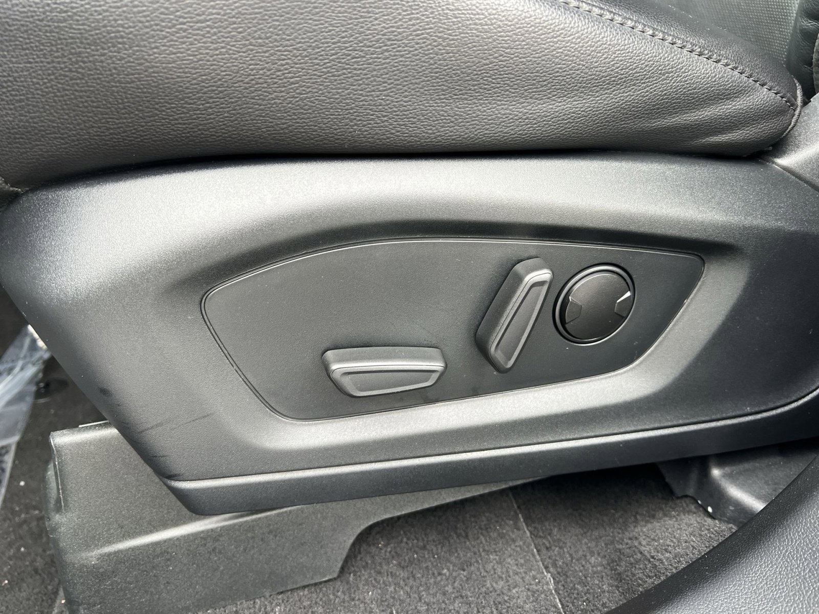 Used 2023 Ford Explorer ST w/ Equipment Group 401A image 14