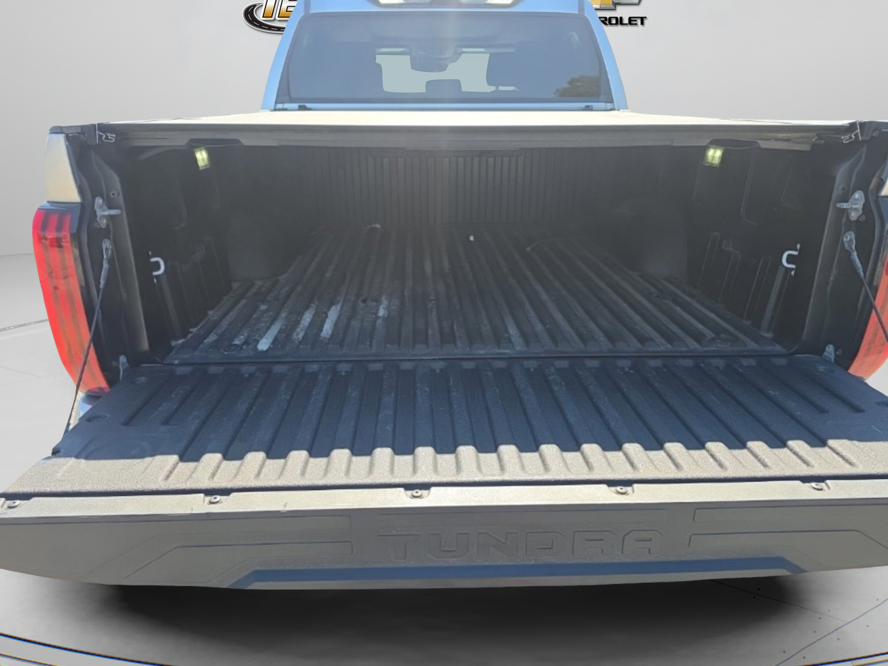 Used 2024 Toyota Tundra Limited w/ Power Package AWD/4WD image 9