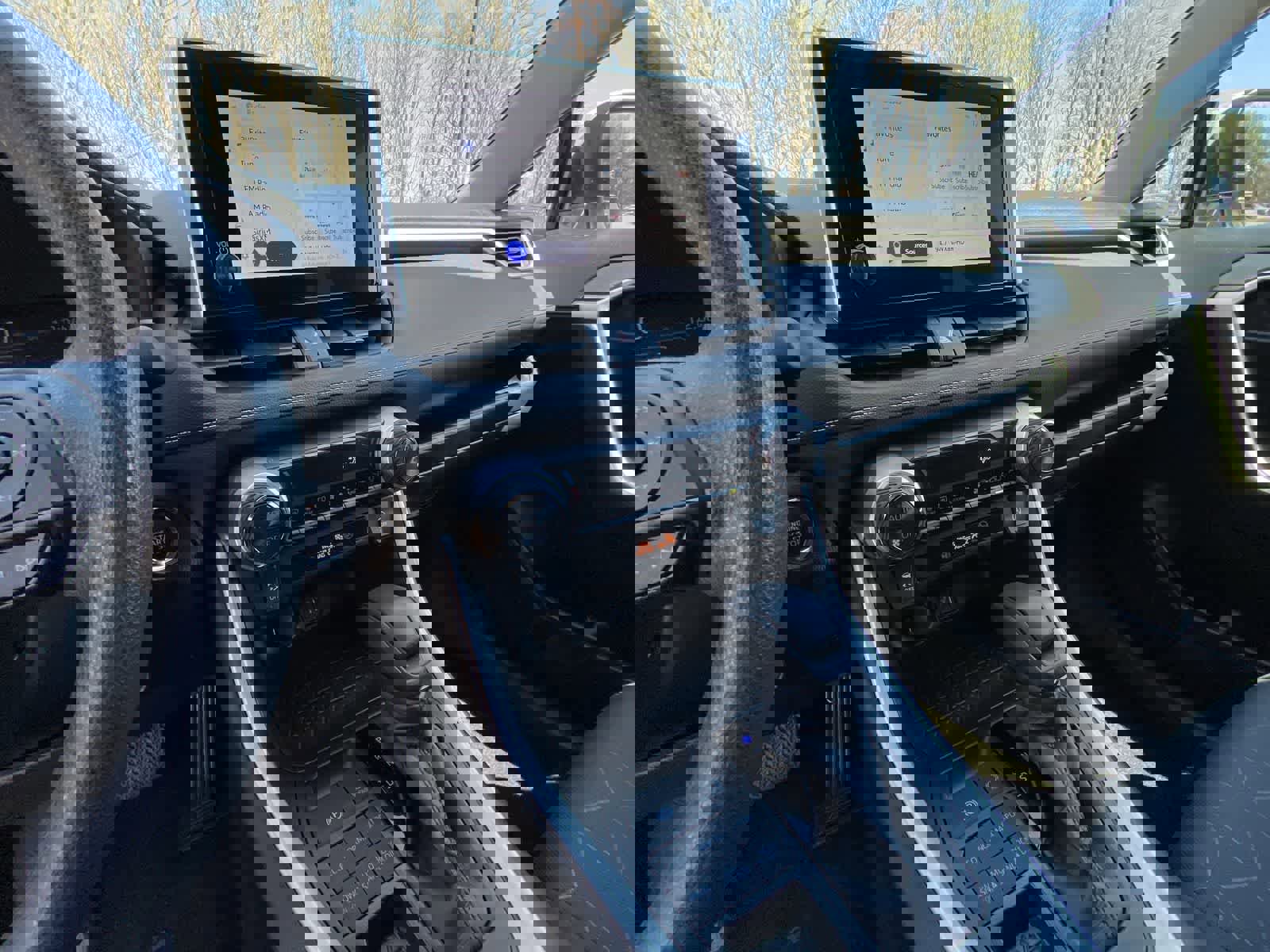 Used 2025 Toyota RAV4 XLE image 22