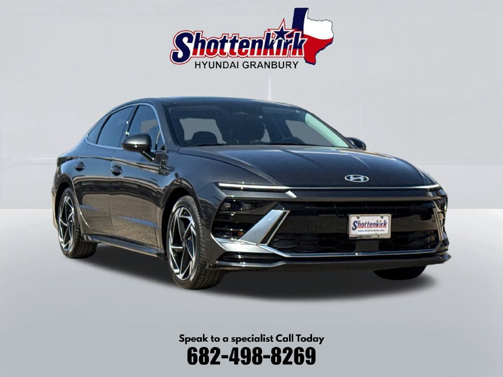 Used 2024 Hyundai Sonata SEL w/ Convenience Package FWD image 3