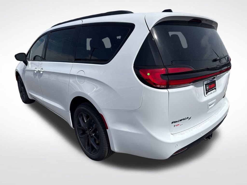 New 2026 Chrysler Pacifica Limited w/ S Appearance Package AWD/4WD image 3