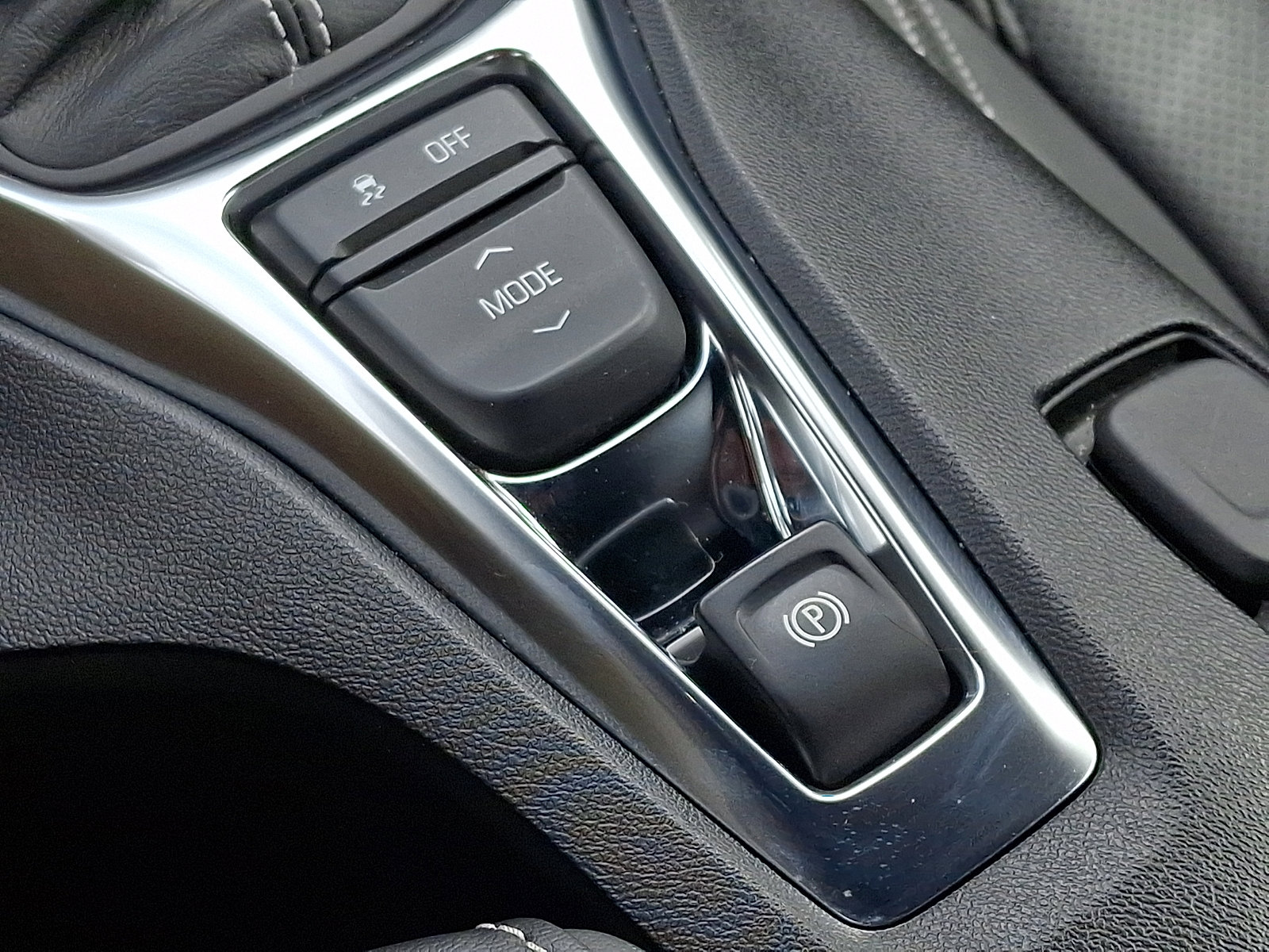 Used 2021 Chevrolet Camaro LT RWD image 24