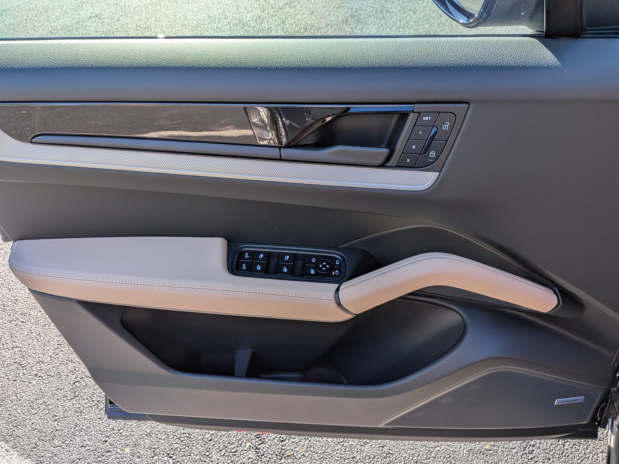 New 2026 Porsche Cayenne Coupe AWD/4WD image 23