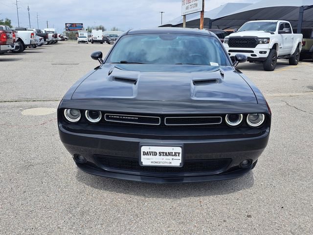 Used 2019 Dodge Challenger SXT w/ Plus Package image 10