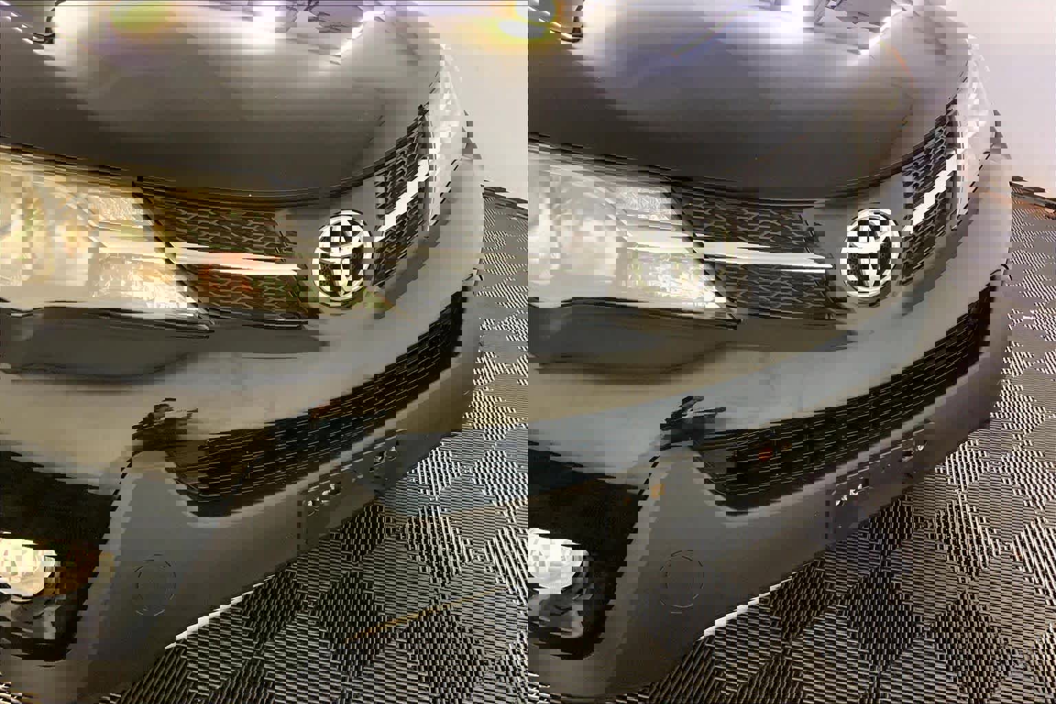 Used 2015 Toyota RAV4 Limited image 31