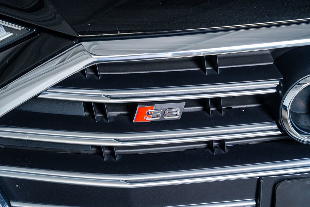 Used 2020 Audi S8 L image 17