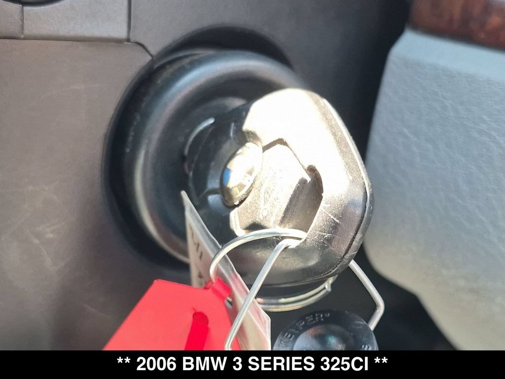 Used 2006 BMW 325Ci Convertible RWD image 24