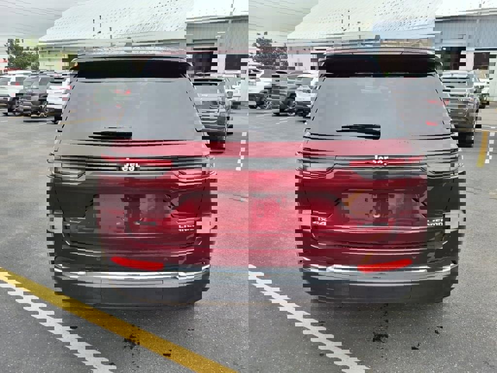 New 2025 Jeep Grand Cherokee Laredo X image 6