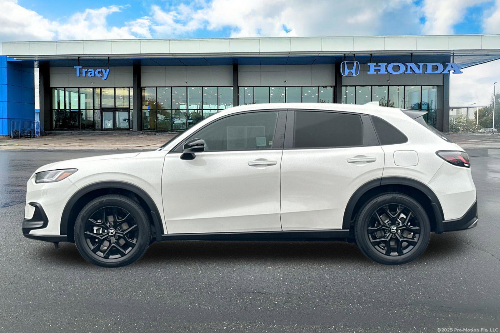 Certified 2025 Honda HR-V Sport image 11