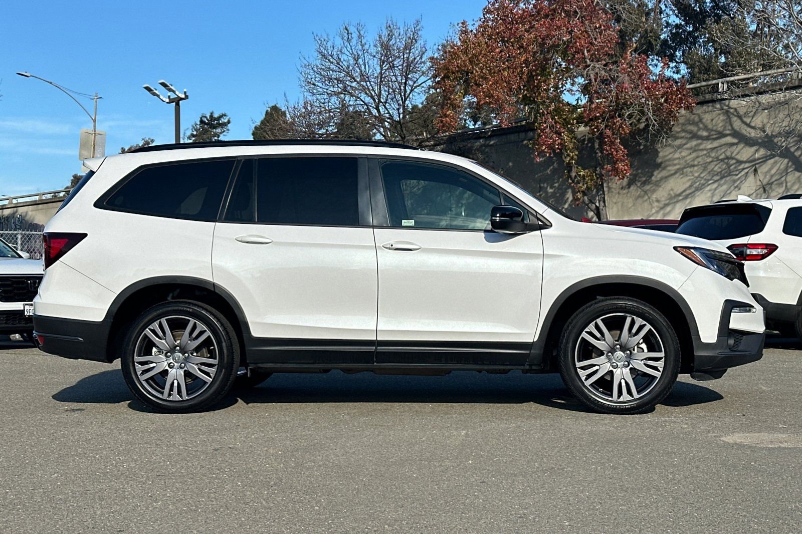 Used 2022 Honda Pilot Sport image 3