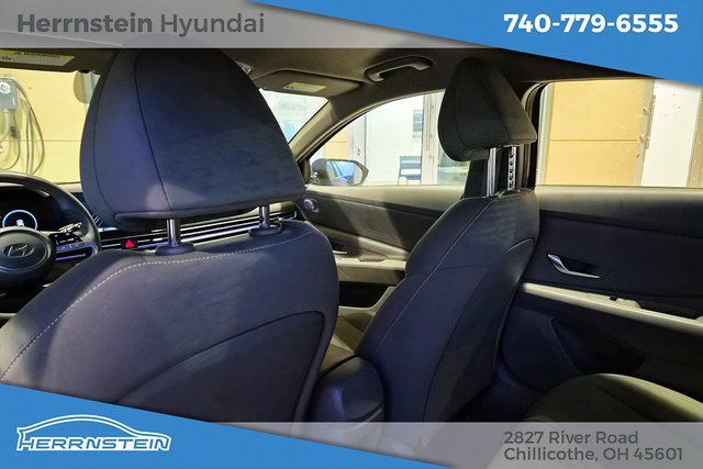 Used 2024 Hyundai Elantra SEL image 23