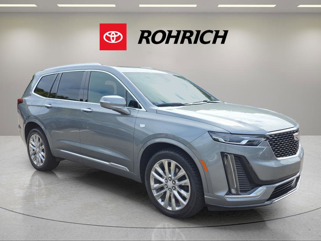 Used 2022 Cadillac XT6 Premium Luxury image 3