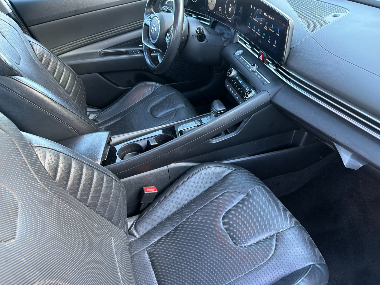 Used 2023 Hyundai Elantra Limited FWD image 15