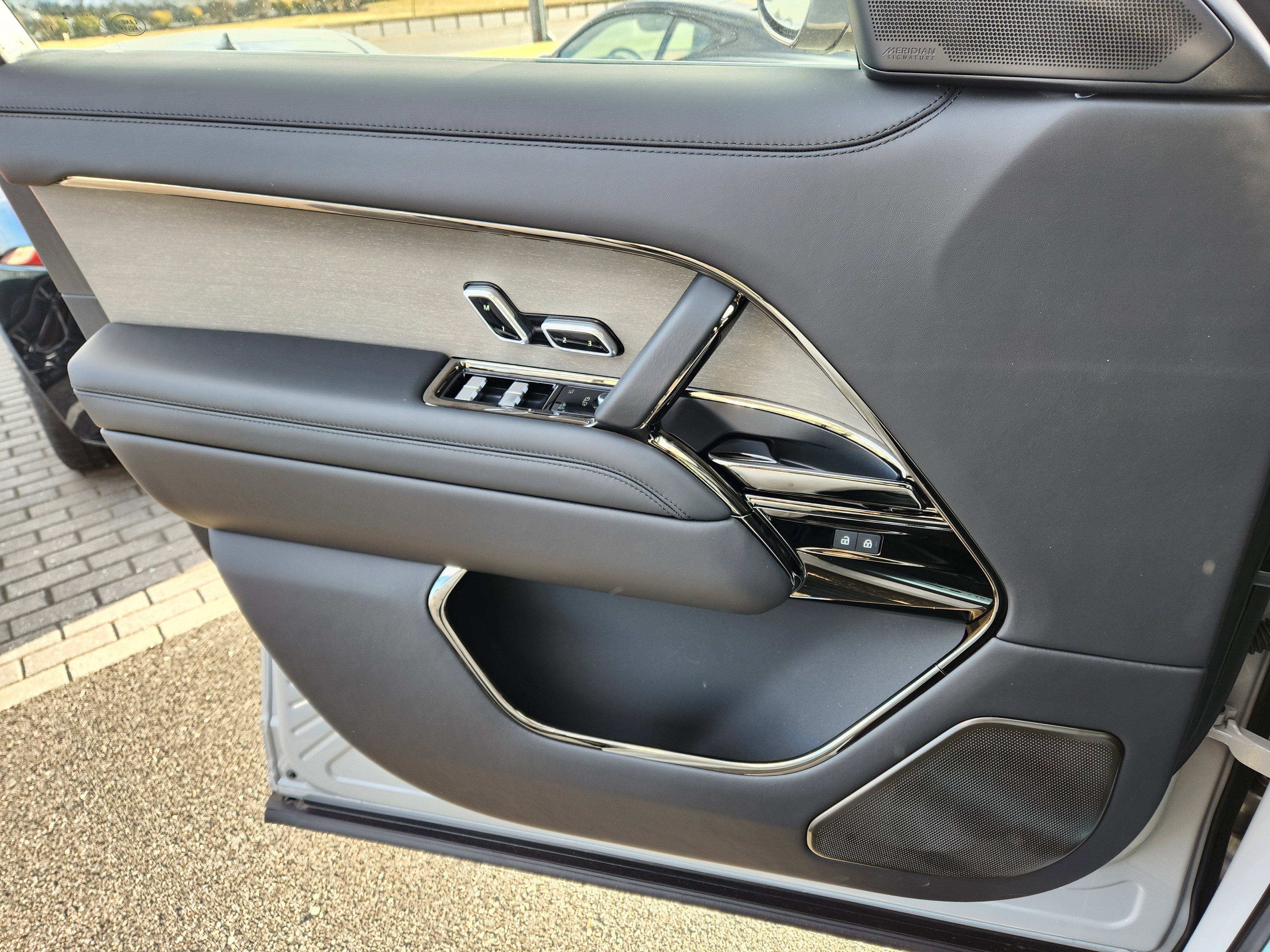 New 2026 Land Rover Range Rover SV image 16