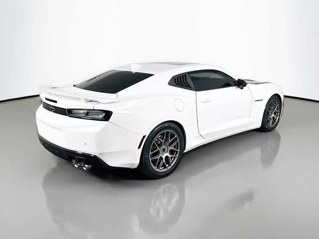 Used 2018 Chevrolet Camaro SS image 7