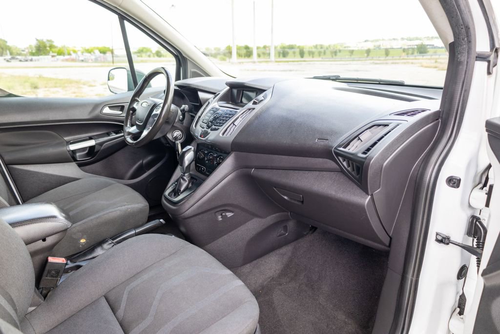 Used 2018 Ford Transit Connect XLT image 12