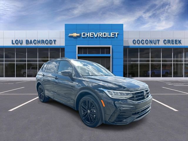 Used 2022 Volkswagen Tiguan SE R-Line image 1